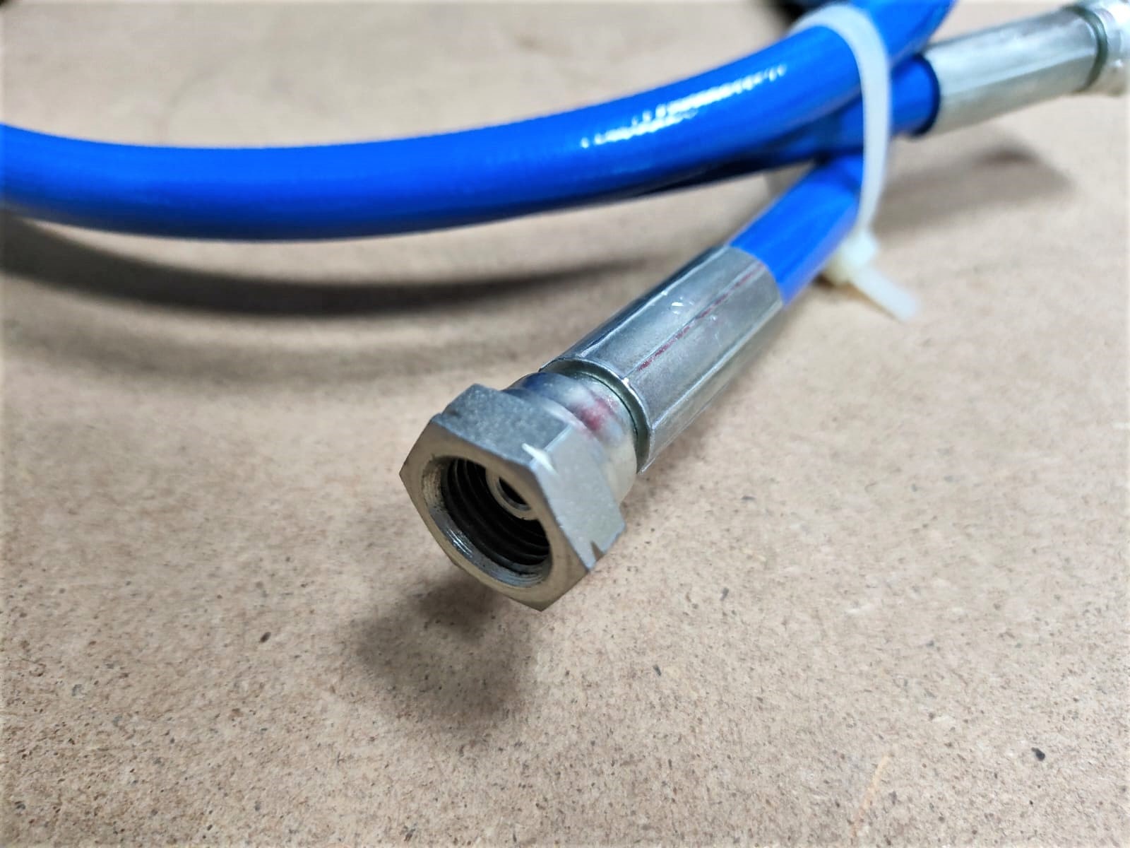 Шланг поводок окрасочный DPH GRACO, L=1.5м, 1/4м*1/4м, 230 бар, синий								