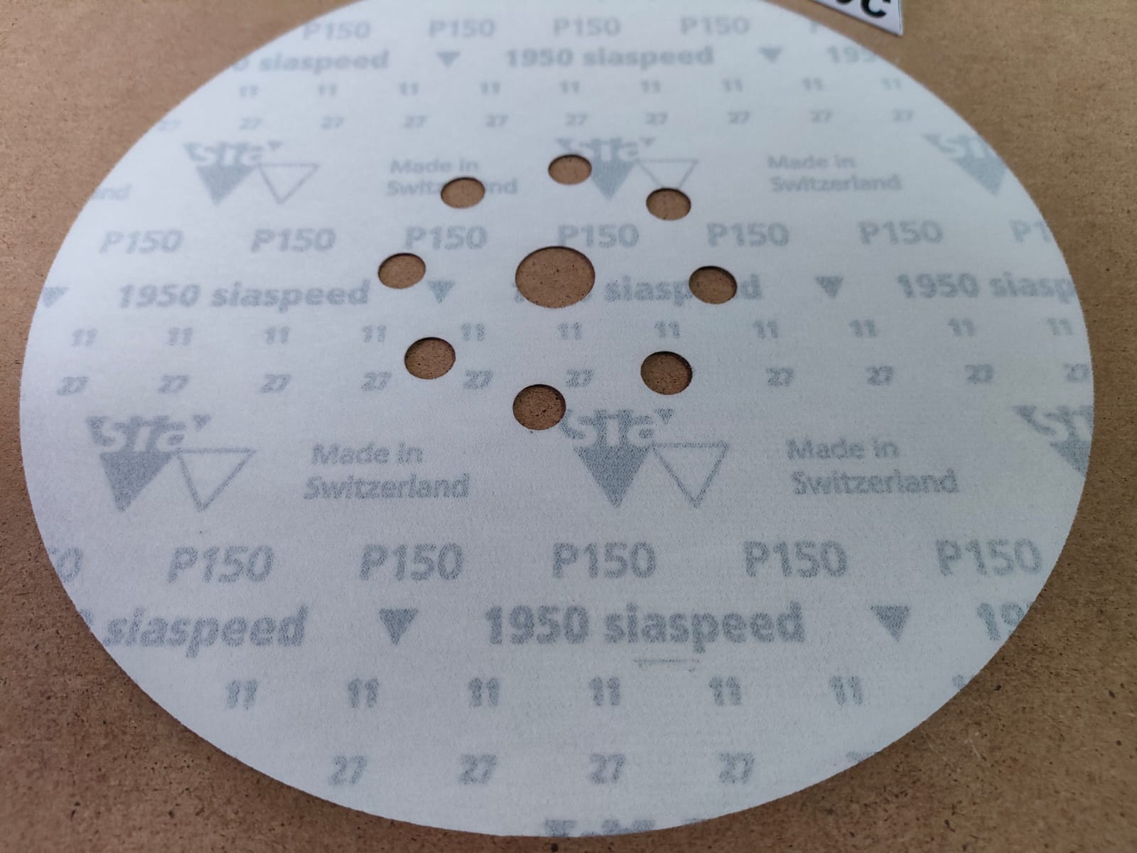 Материал в кругах абразивный  P00150  d=225, 9 отверстий EL 1950 Siaspeed