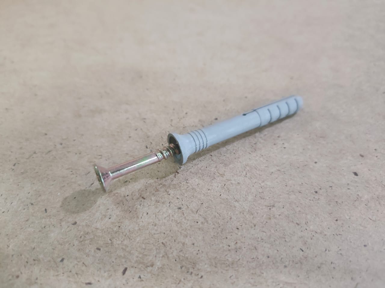 Дюбель с шурупом забивной KOELNER 8*60								