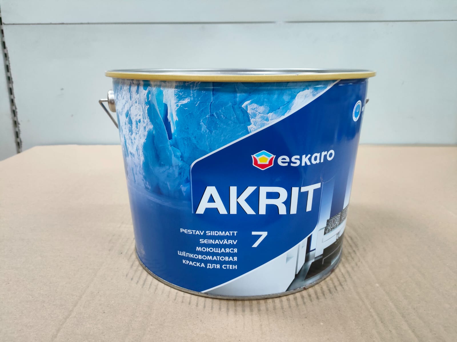 Моющаяся шелковоматовая краска для стен Eskaro Akrit 7 (База TR - прозрачная) 9 л