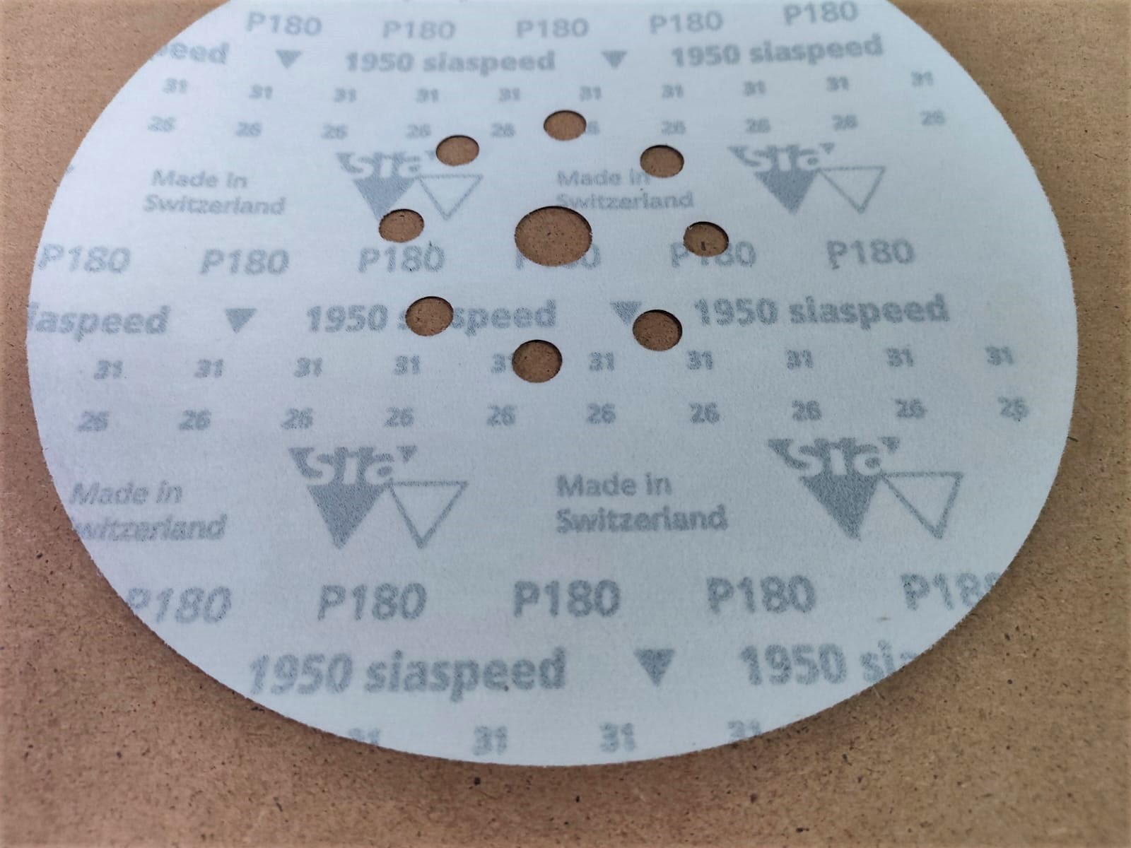 Материал в кругах абразивный  P00180  d=225, 9 отверстий EL 1950 Siaspeed