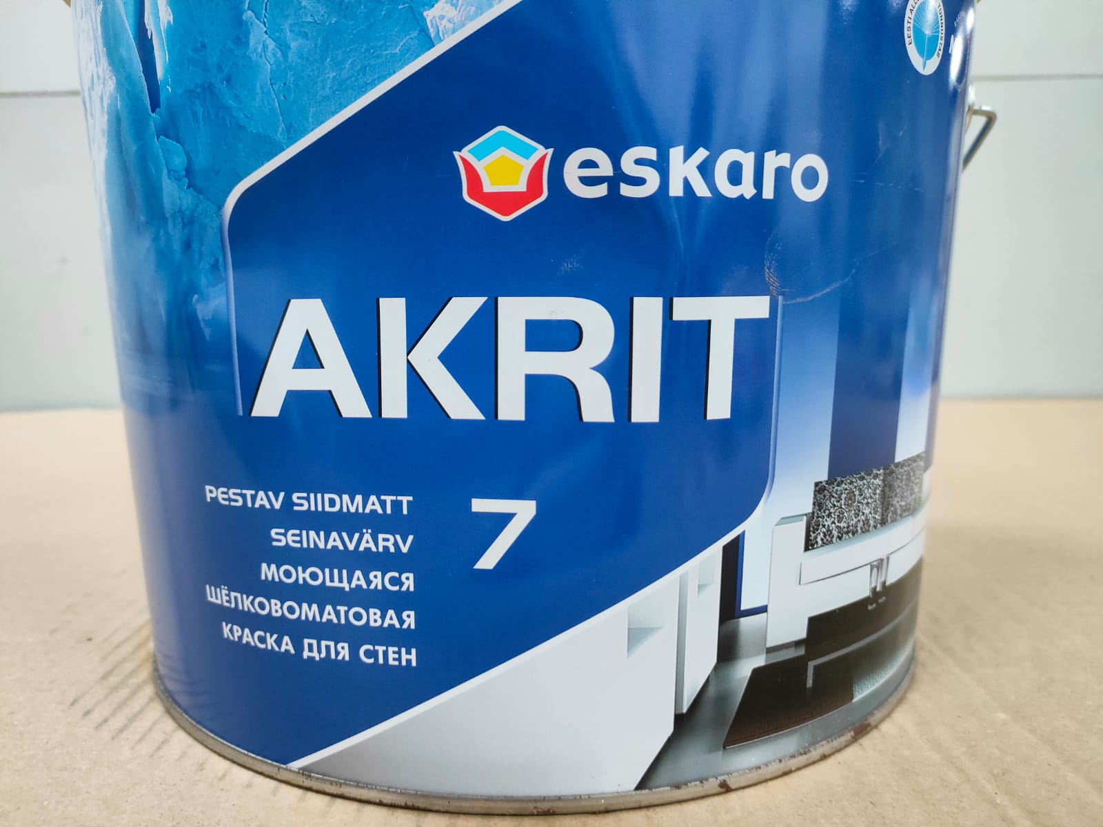 Моющаяся шелковоматовая краска для стен Eskaro Akrit 7 (База TR - прозрачная) 9 л