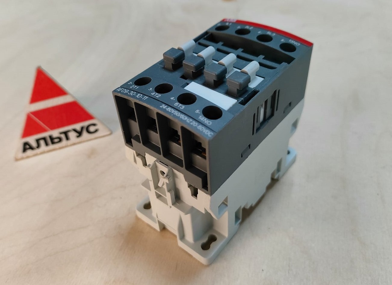 Контактор АВВ 24V. 9A								