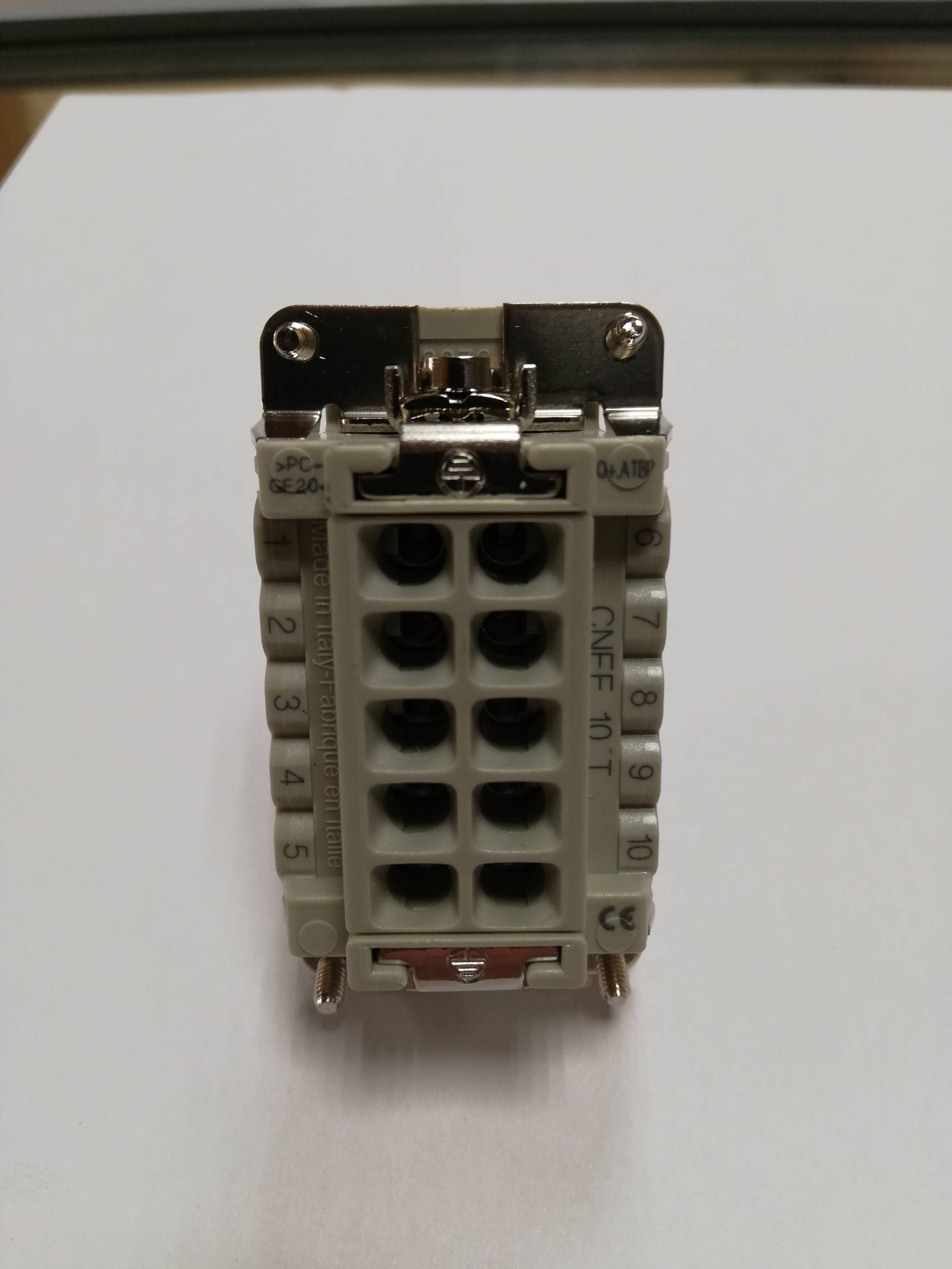 Клеммник М 10х10 А PFT								