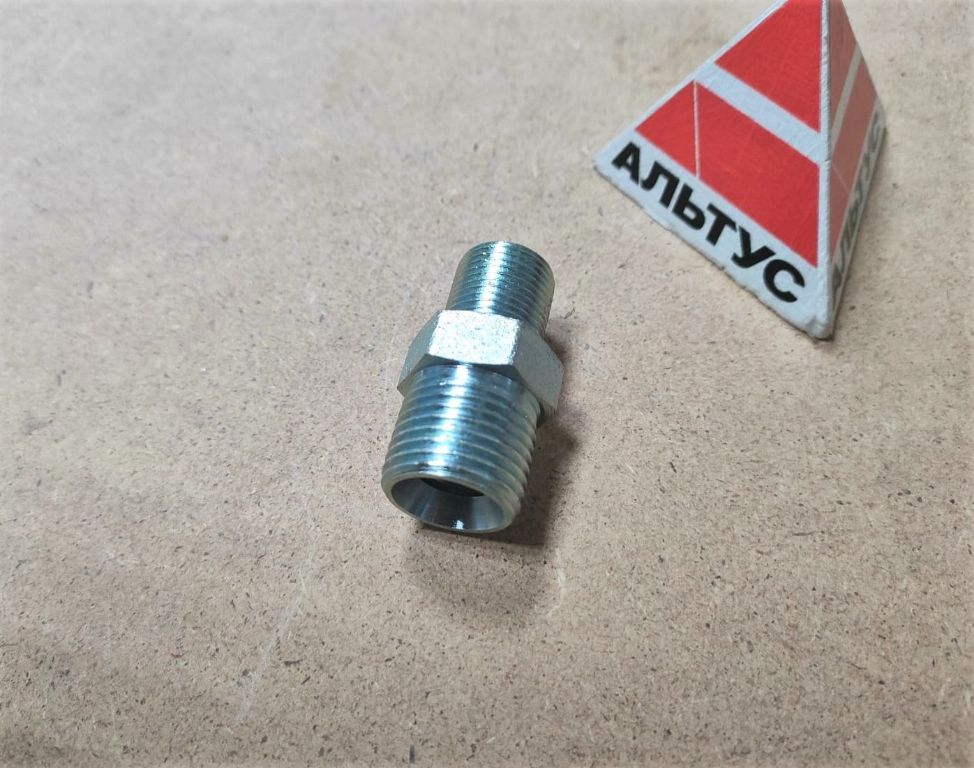 Соединитель шланга 3/8''x3/8'' HYVST								