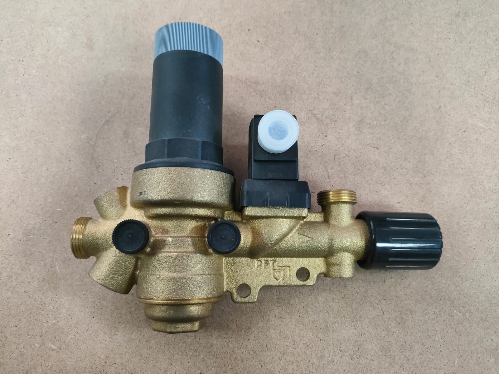 Блок арматурный латунный DK06FN-1/2 E PFT								