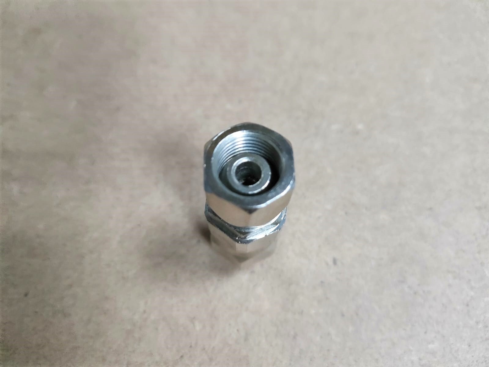 Вертлюг для вращения безвоздушного краскопульта 1/4"х1/4" HYVST (637СSN-1)								