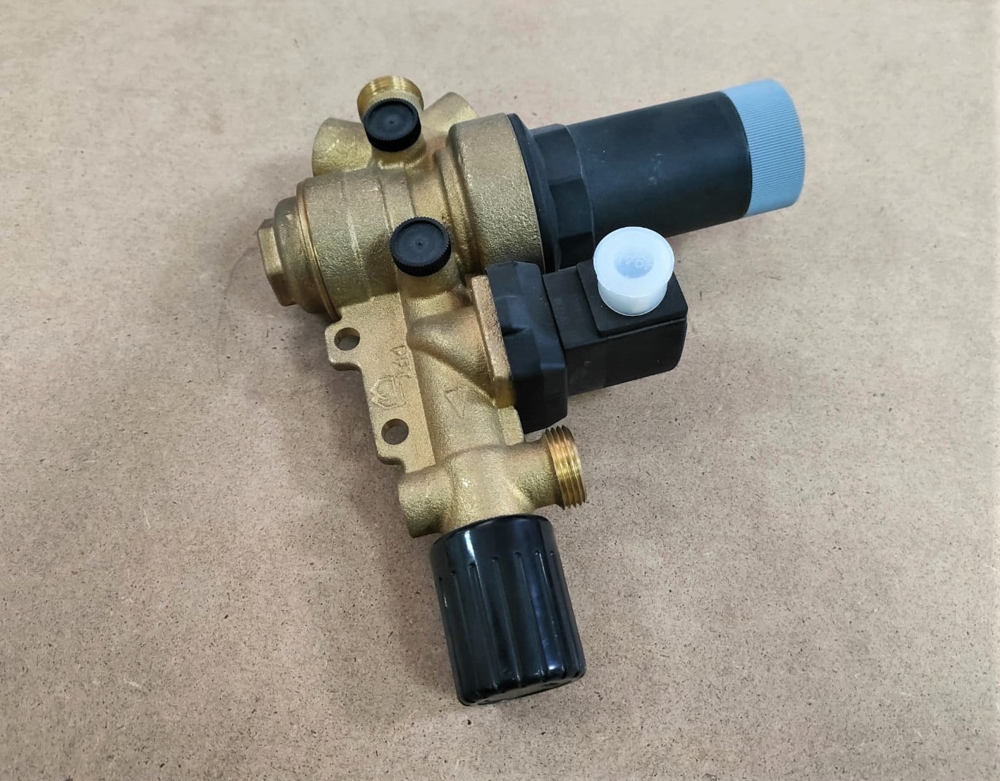 Блок арматурный латунный DK06FN-1/2 E PFT								