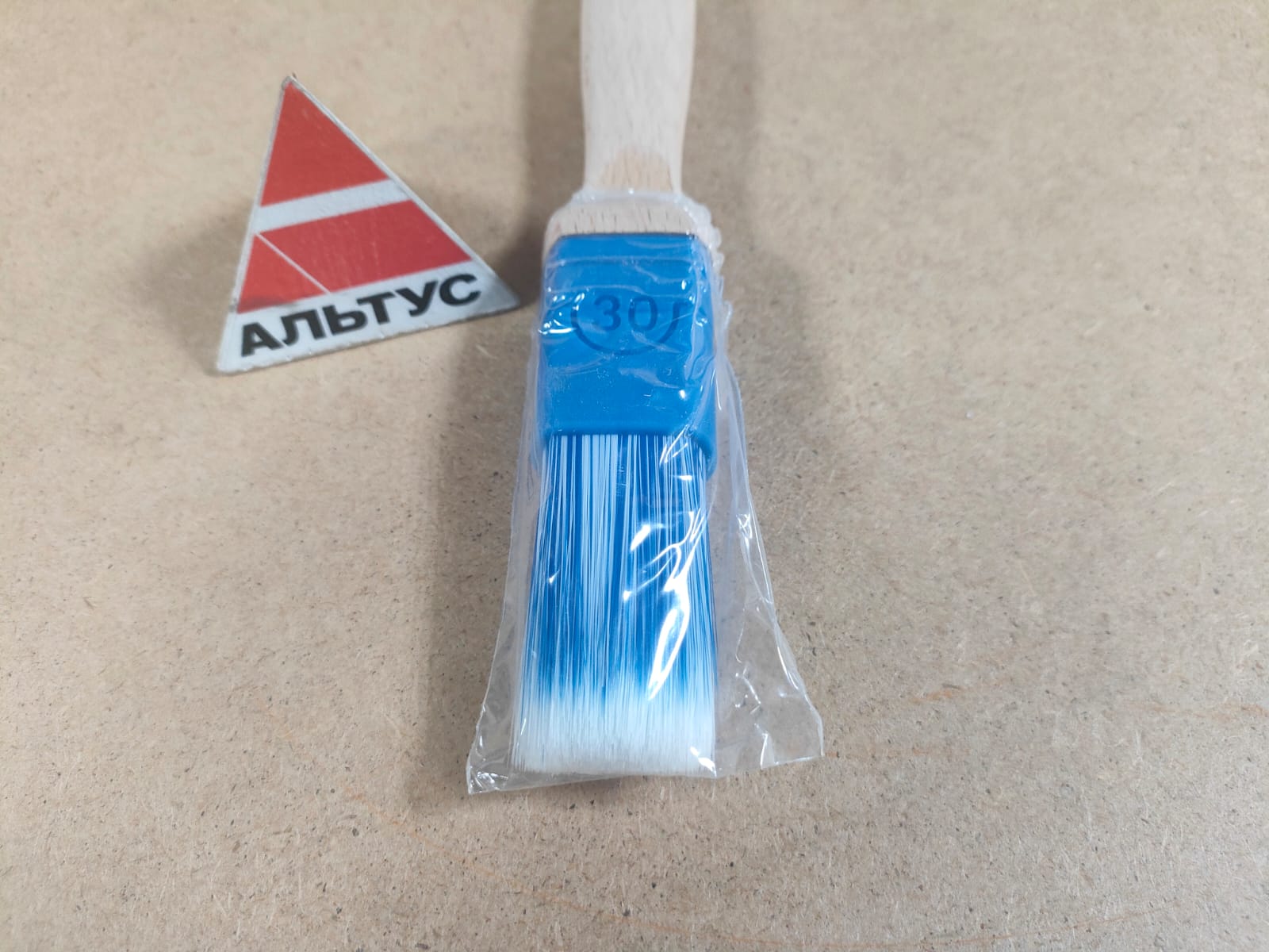 Кисть флейцевая AquaStar, 30/19 x 48 мм, синтетическая щетина премиум качества STORCH (041930)								