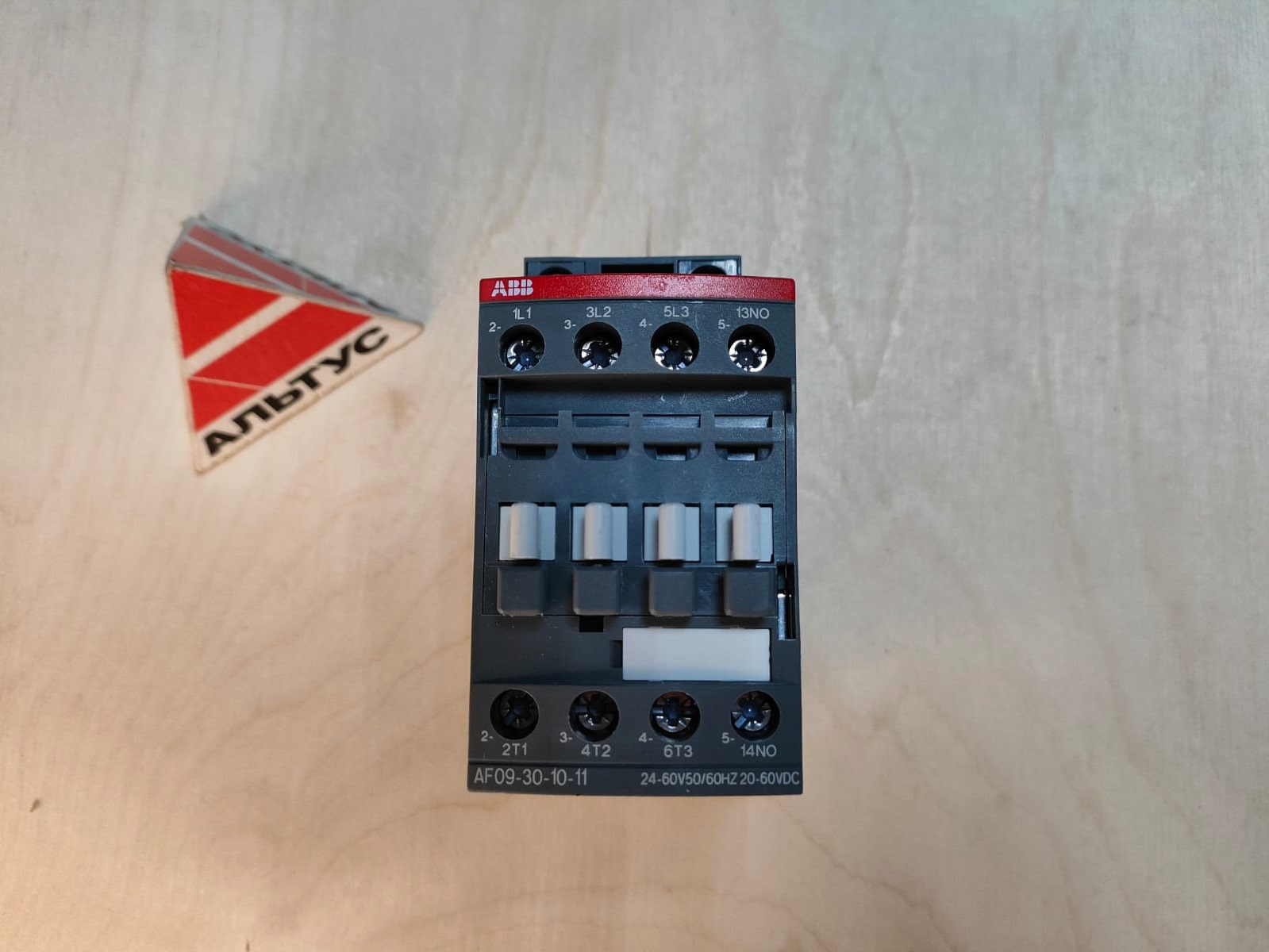 Контактор АВВ 24V. 9A								
