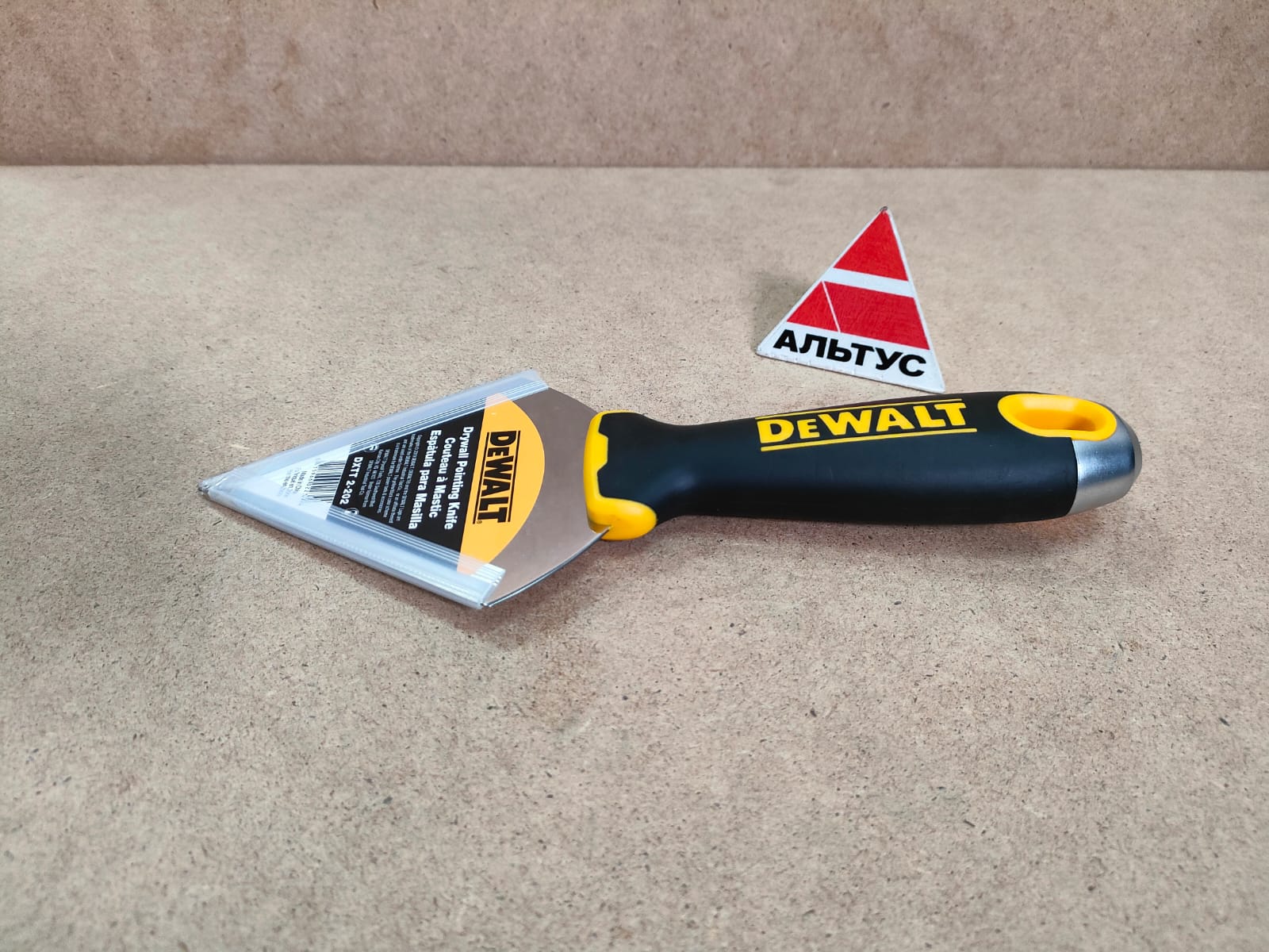 Шпатель для внутренних углов DeWalt								