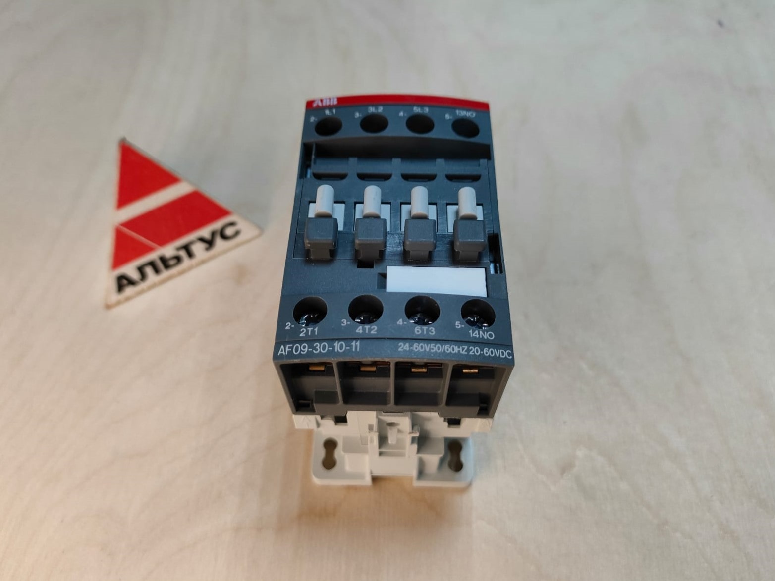 Контактор АВВ 24V. 9A								