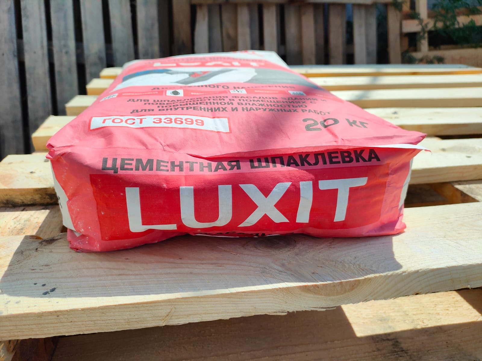Шпатлевка цементная фасадная Литокс LUXIT 20 кг финишная супербелая