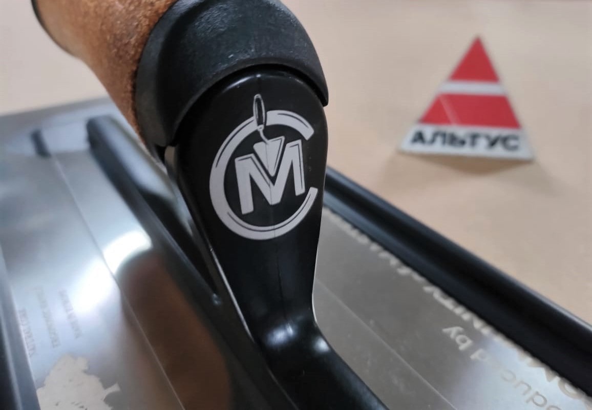Кельма Ultra Flex Limited Edition металл., полотно 4мм, ручка пробка, 120х356мм OLEJNIK (1274356-MK)								