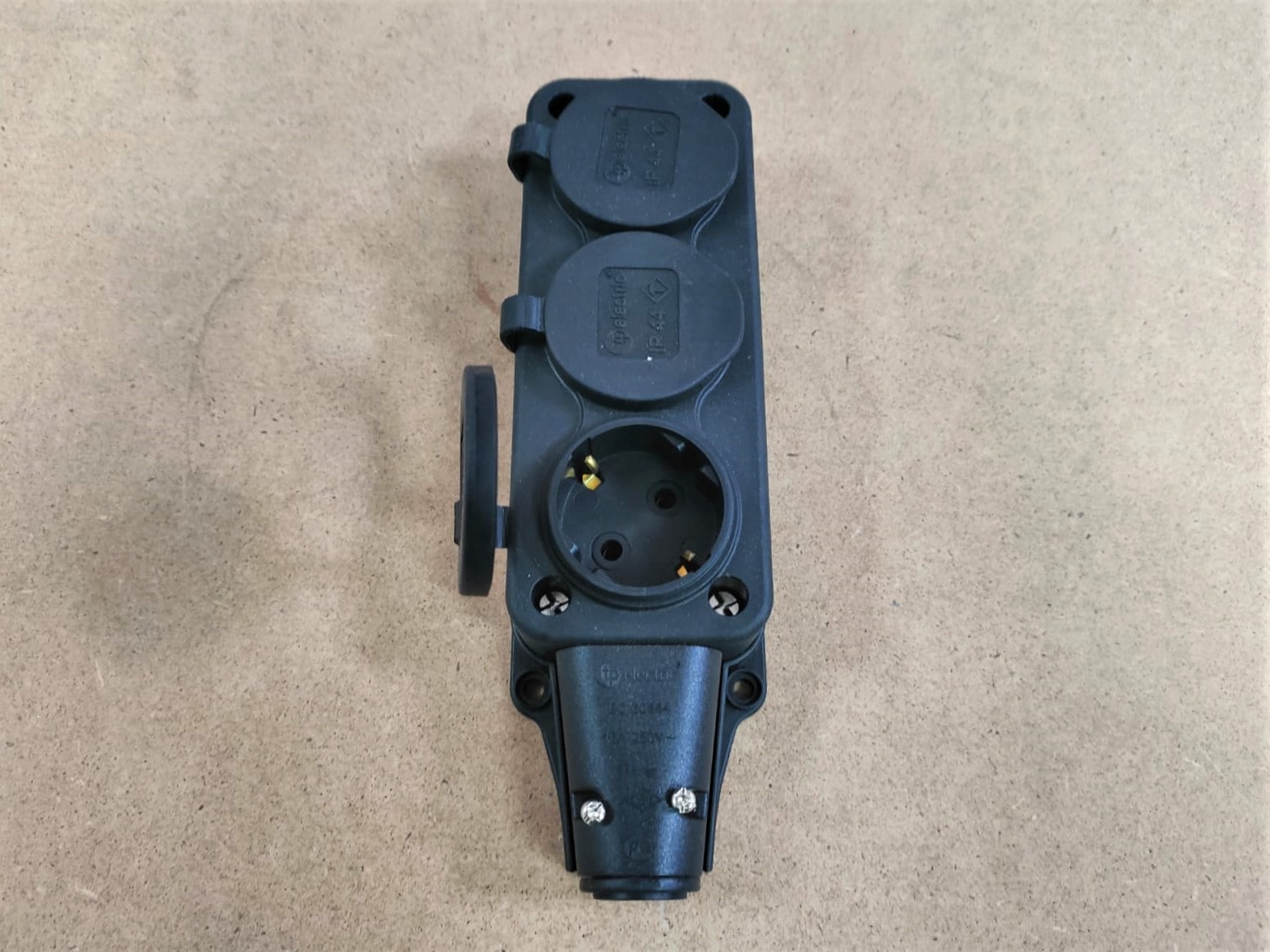 Розетка переносная 3х16А, 250В, IP 44 каучук черная tpelectric								
