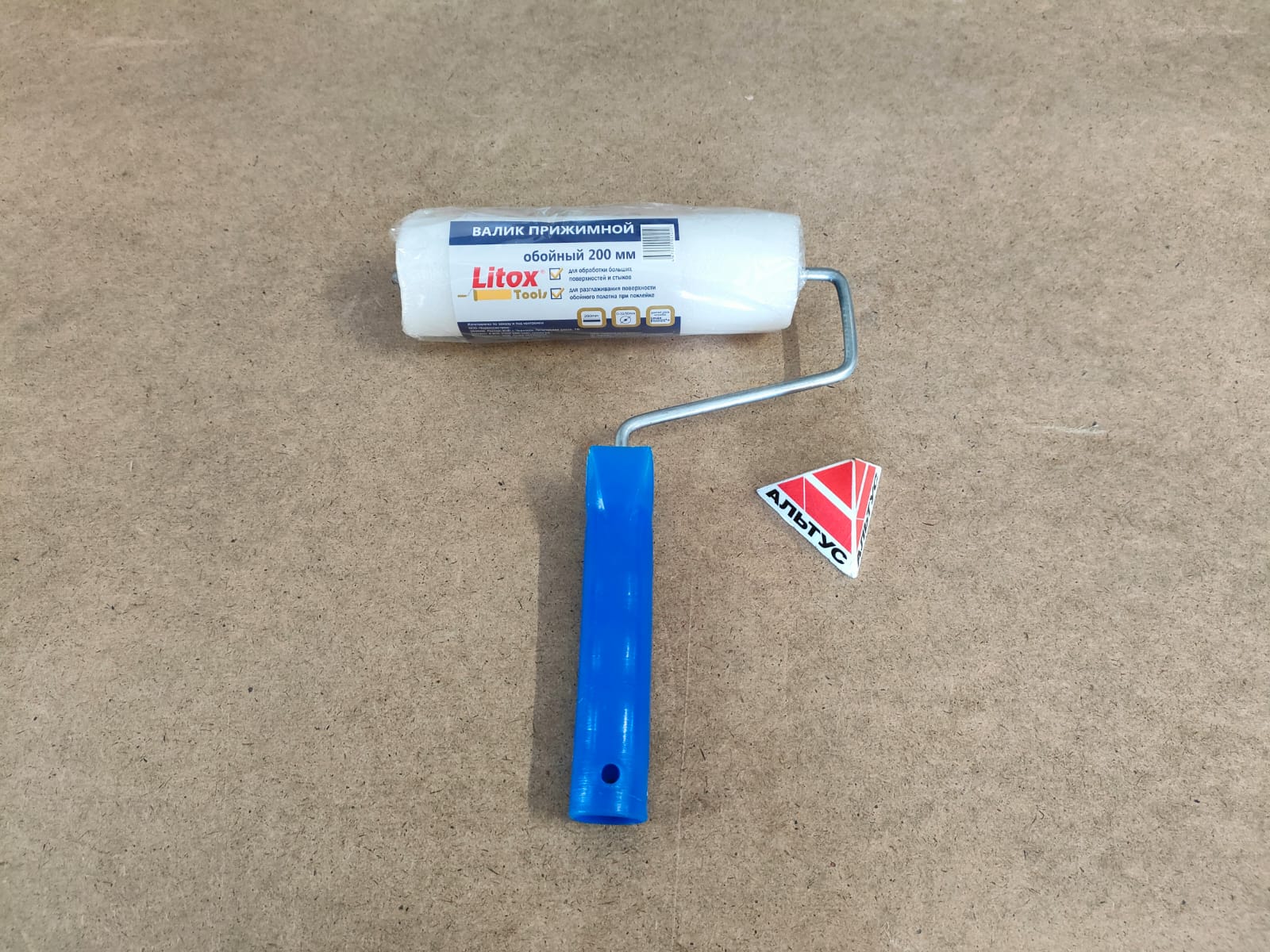 Обойный валик прижимной 200 мм, белый, бюгель 6 мм Litox tools