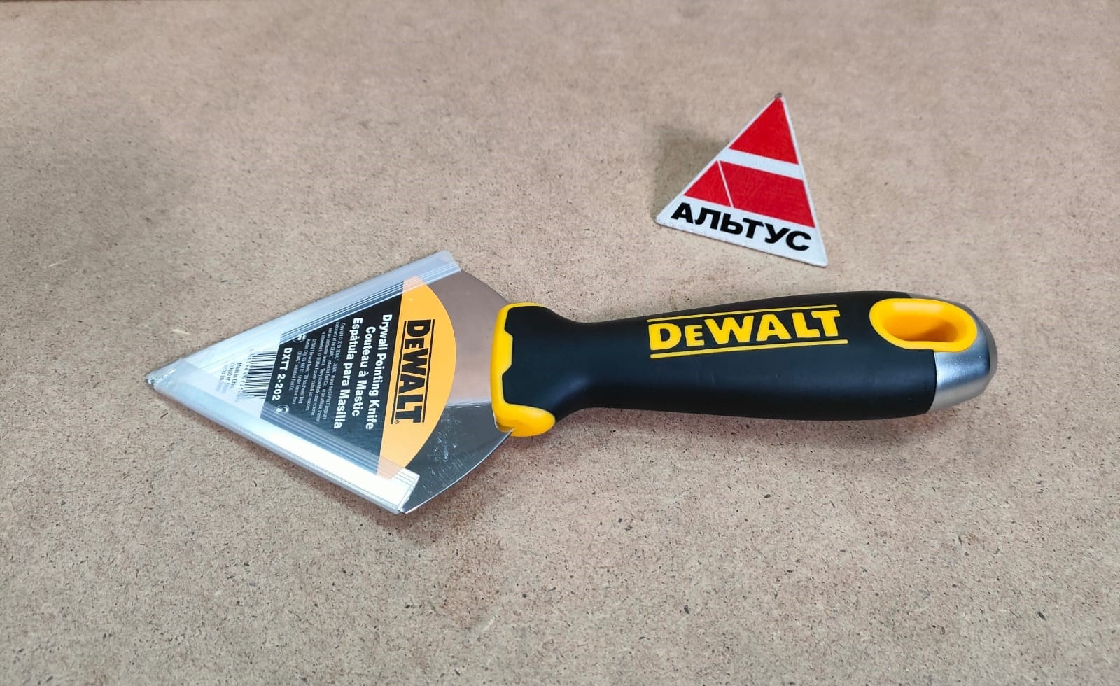 Шпатель для внутренних углов DeWalt								