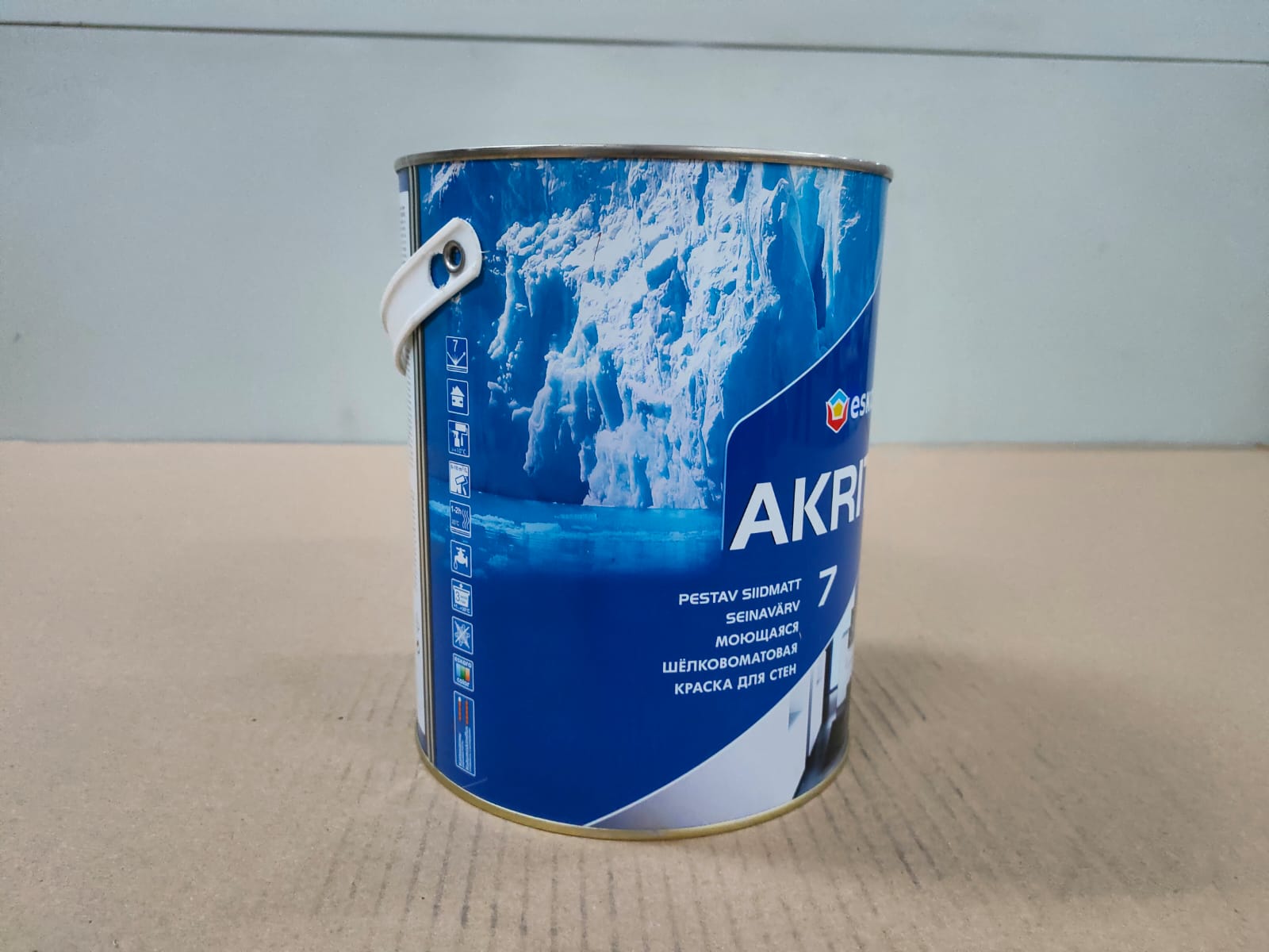 Моющаяся шелковоматовая краска для стен Eskaro Akrit 7 (База TR - прозрачная) 2.7 л