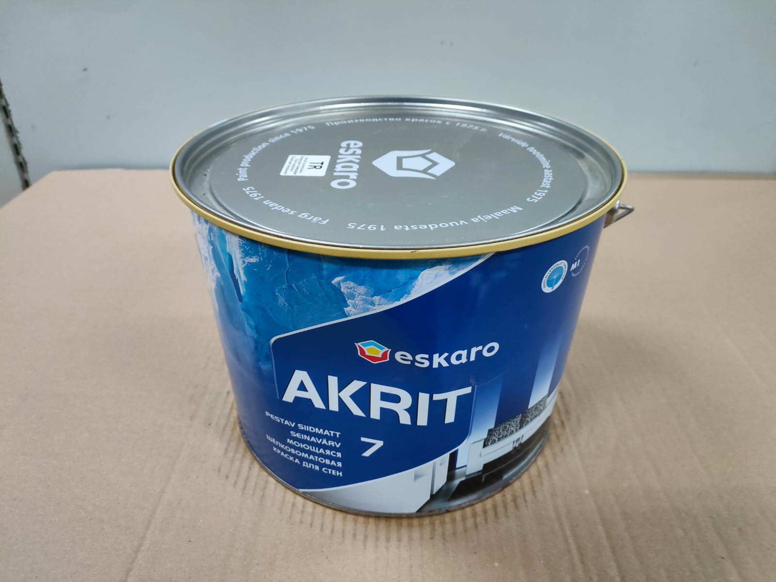 Моющаяся шелковоматовая краска для стен Eskaro Akrit 7 (База TR - прозрачная) 9 л								