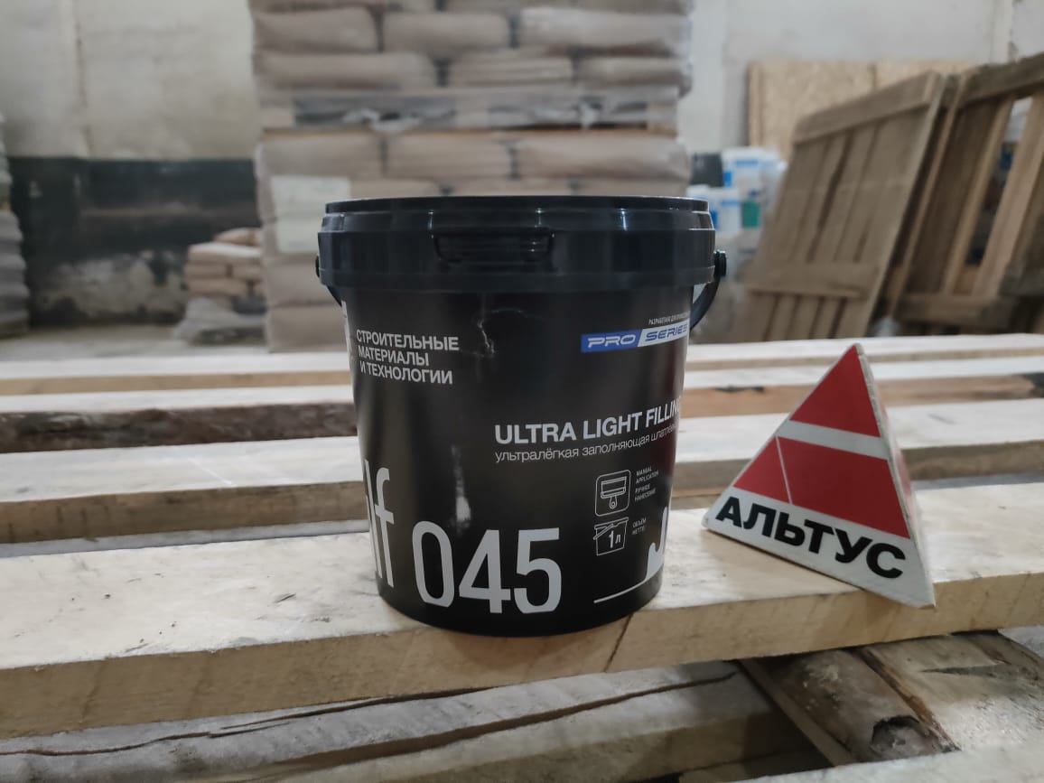 Шпатлевка ультра легкая заполняющая ULF 045 (Ultra Light Fillinng) 1л.								